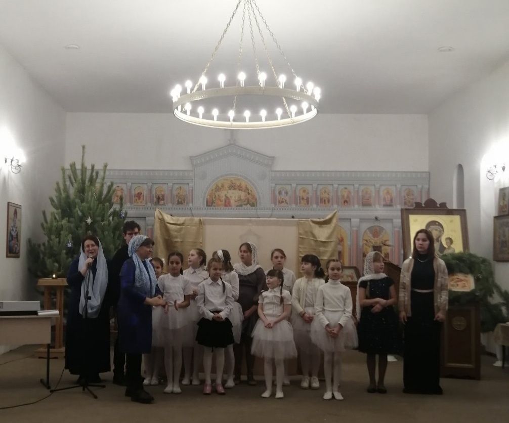 В нашем храме состоялся рождественский праздник, подготовленный детьми группы воскресного дня