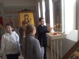 Обучающие 5-б класса посетили наш храм
