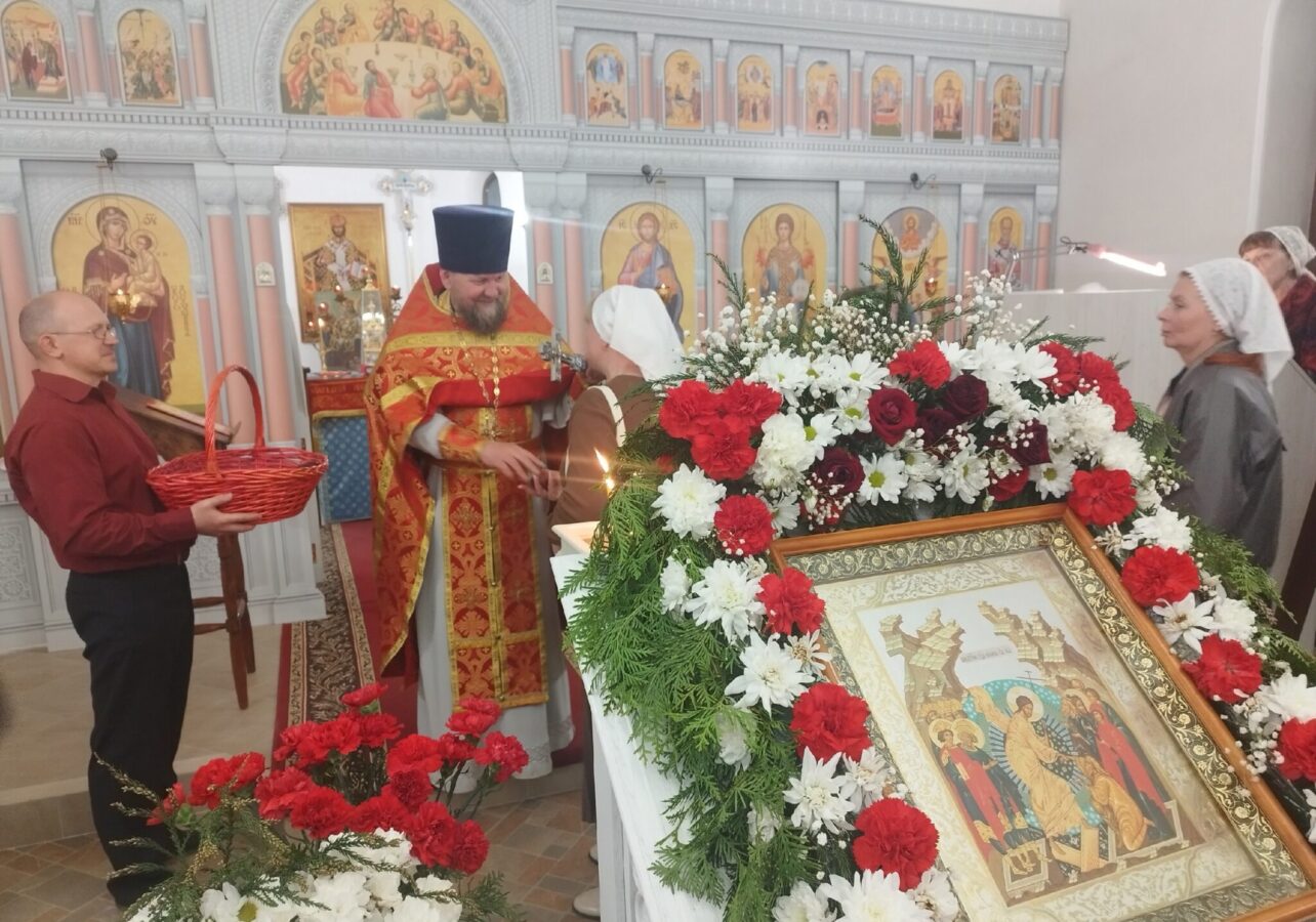 Христос Воскресе! Пасхальное богослужение прошло в нашем храме